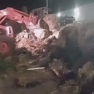 FRANCE: Farmers Protest: farmers blocked the Aldi logistics platform in Vaucluse!