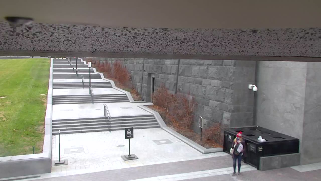 7160CVCULNScreeningLineExterior_2021-01-06_12h20min01s753ms.mp4