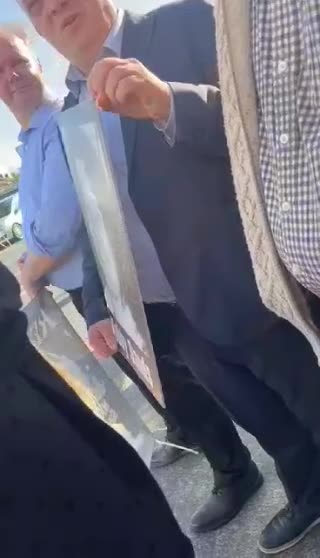 Sinn Fein are sellouts.