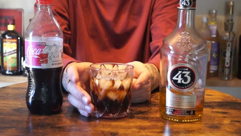 Licor 43 & Coke Move