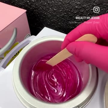 Jess's Leg Waxing Experience with Tickled Pink Premium Synthetic Hard Wax!