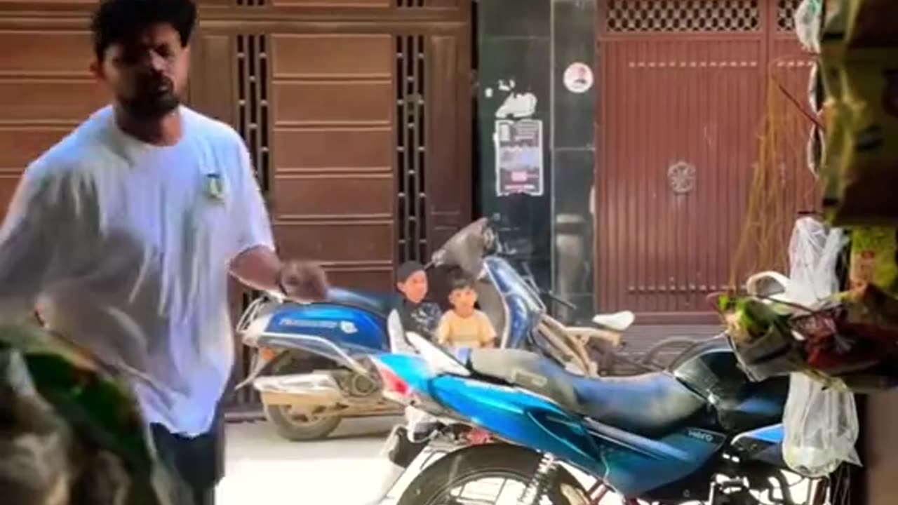 Chotu dukan dar😂😂 kabab ki dawat