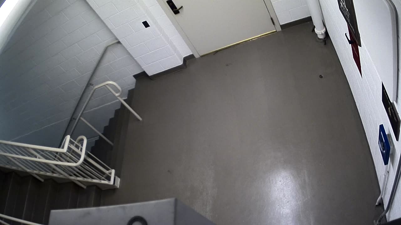 7041CVCLLStair6_2021-01-06_04h44min34s920ms.mp4