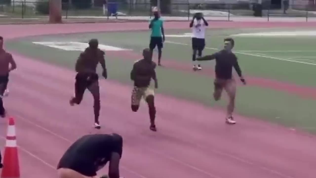 Terrell Ownes Races James Harden 4.40 40Times