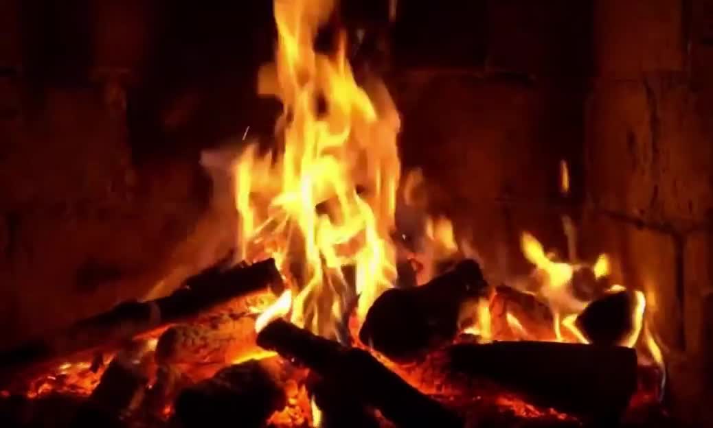 Christmas Fireplace Traditional Music