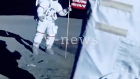 Astronot amerika turun di bulan