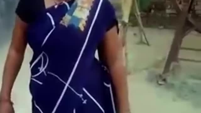 Deshi Aunty gali