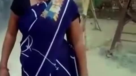 Deshi Aunty gali