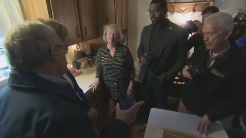 Ohio Resident Gets EPA Chief nad Ohio Gov to Drink Her Tap Water