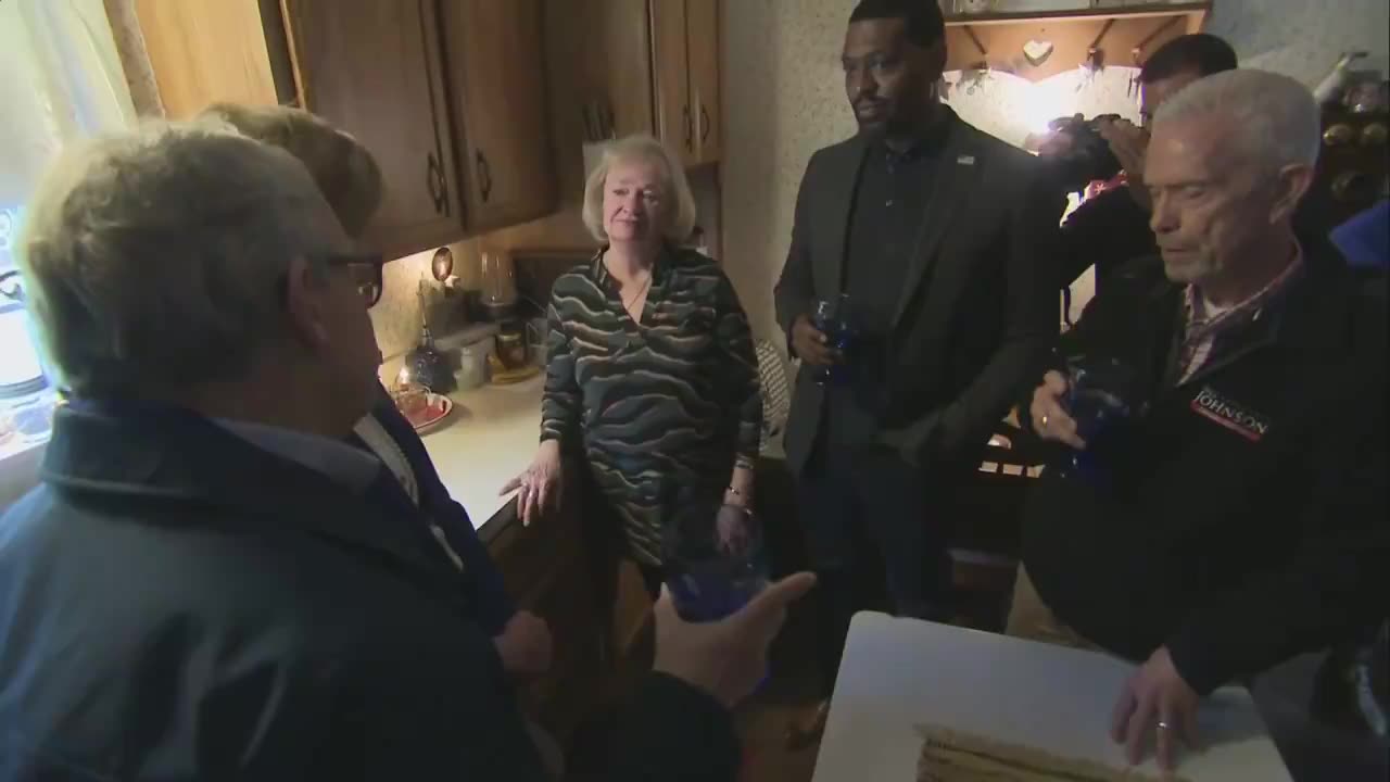 Ohio Resident Gets EPA Chief nad Ohio Gov to Drink Her Tap Water