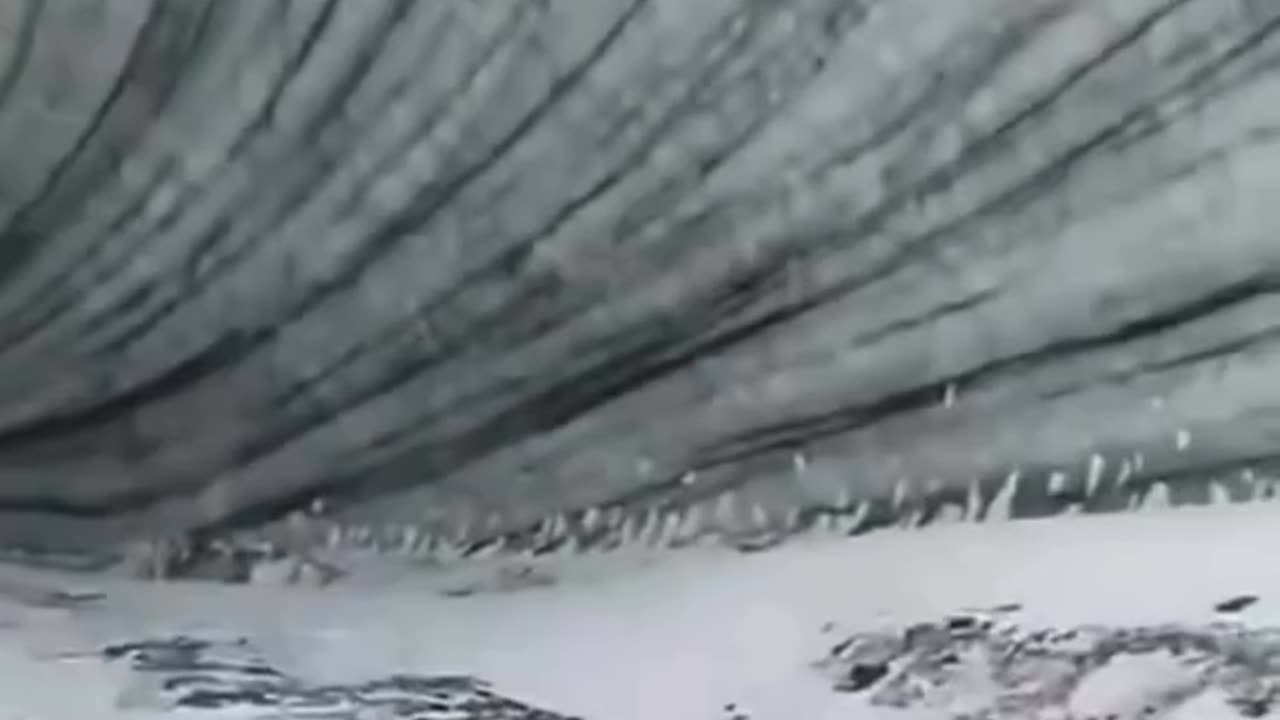 Passage in antarctica to another World ? IS this reel 😱