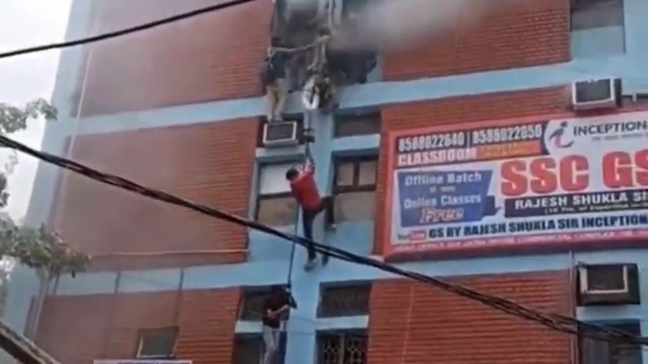 Mukherjee Nagar Fire: Fire Breaks Out At Coaching Centre In Delhi, Students Use Wire To Escape