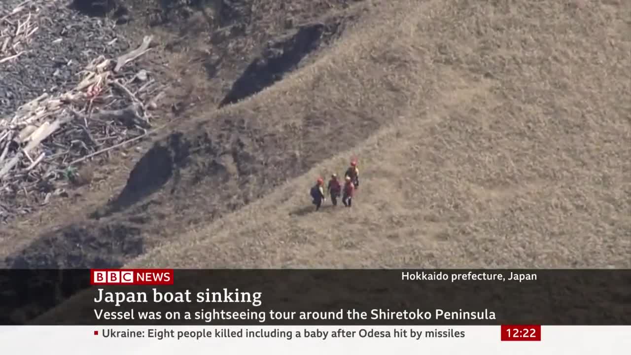 Ten confirmed dead from missing Japan tourist boat - BBC News