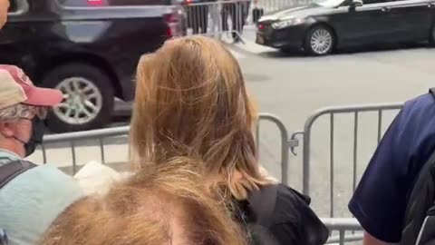 Elderly New Yorker curses off Biden's motorcade