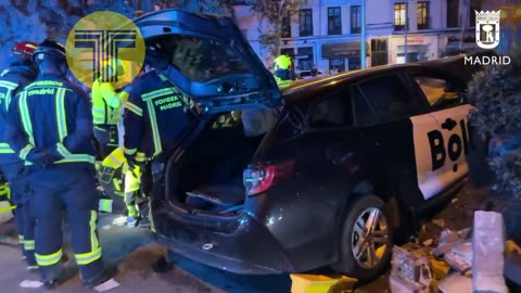 Pasajero de Bolt muy grave al estrellarse el conductor contra un muro en Atocha