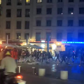 🇫🇷Francja upadła!! gazowania własnych obywateli