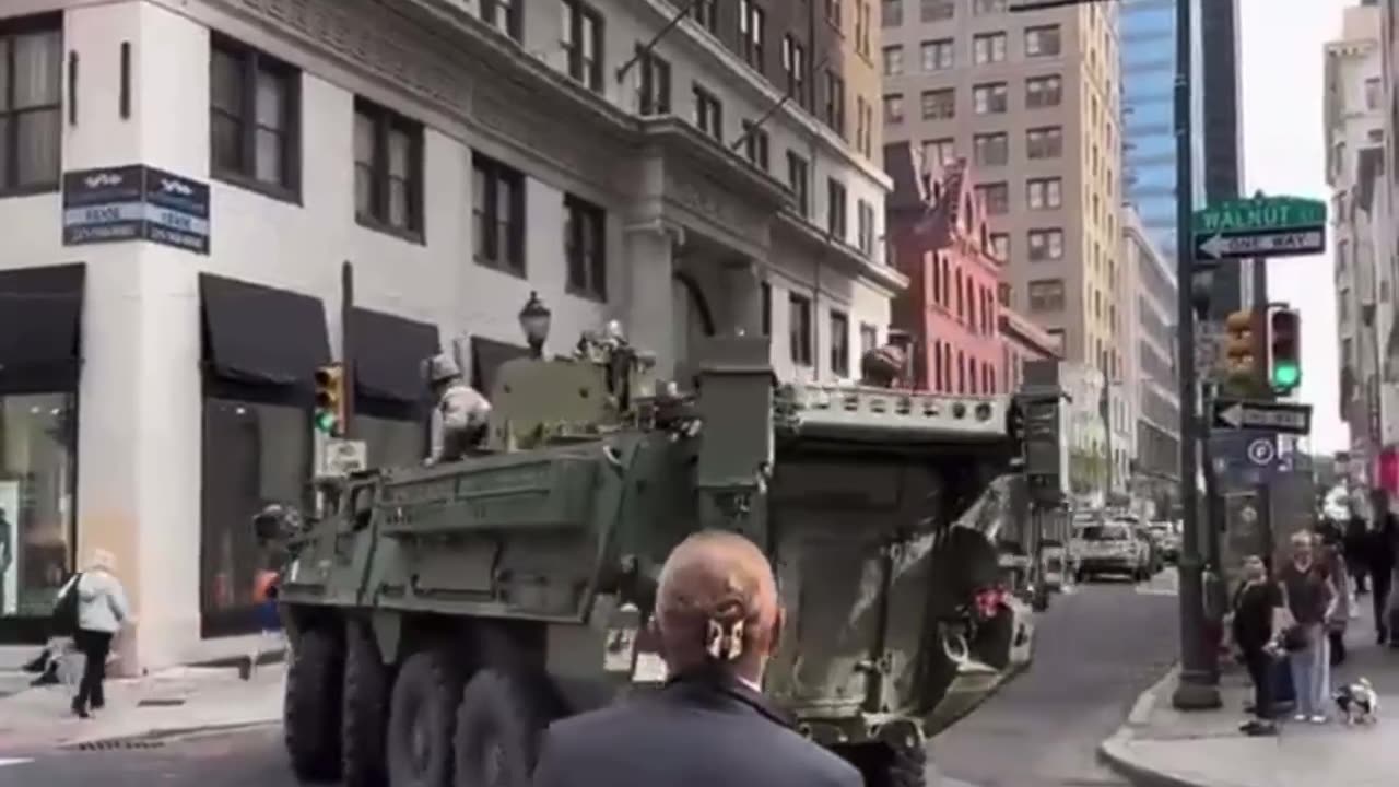 Obrněné transportery v ulicíh Filadelfie