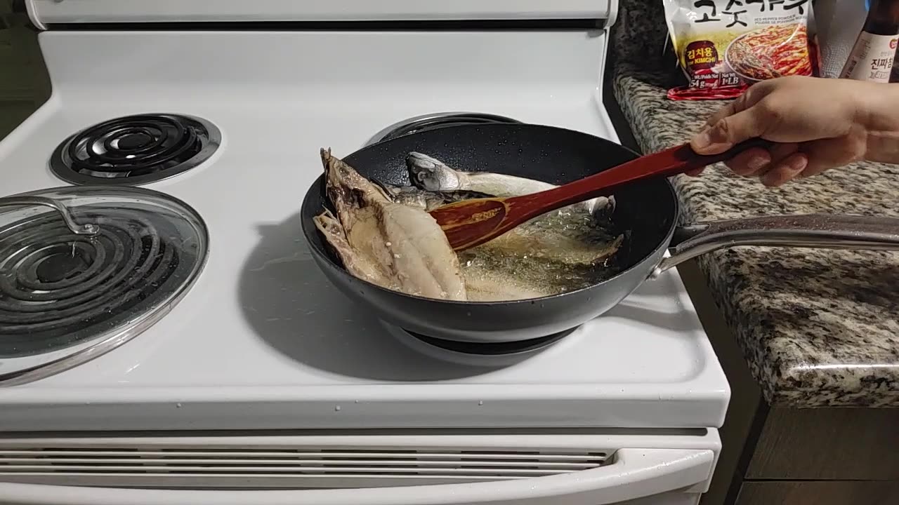 Kitchen Cop episode 14 - Fried Mackerel Fish.