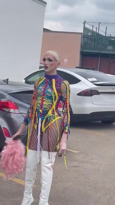 Alex Stein Confronts Drag Queen Who Performed For Young Children At Dallas Gay Bar
