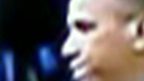 73. OBAMA 3 LIPS DEMON RED EYE