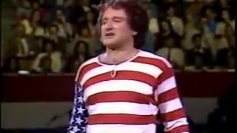 Robin Williams as the American Flag 5 min