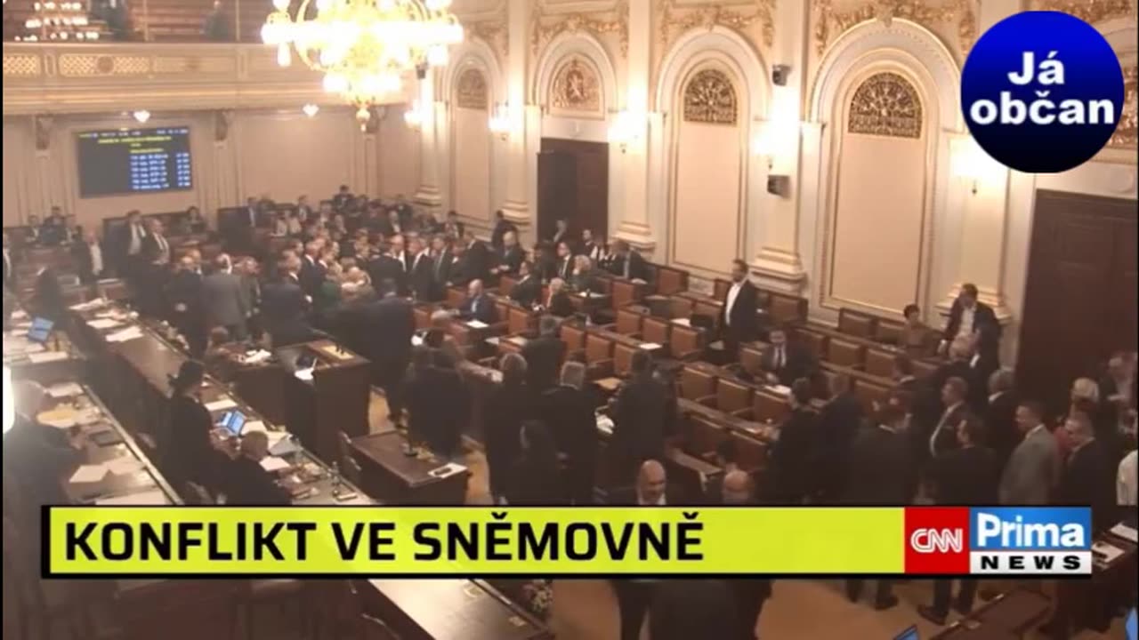 Rušno v parlamentu