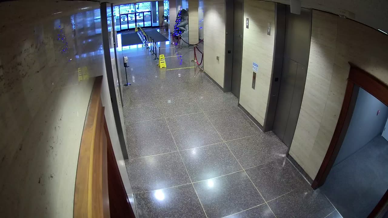 8003FCOB01ElevatorLobby_2021-01-05_15h40min01s657ms.mp4