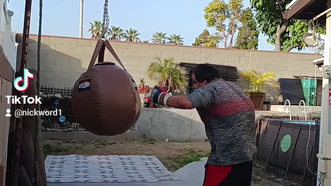 100 Pound Wrecking Ball Bag Workout Part 2. Full 3 Minute Round Of Muay THai!