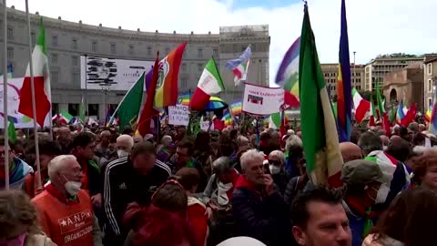 Thousands in Rome say 'no' to war