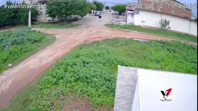 VÍDEO MOSTRA MOMENTO DA FUGA DE SUSPEITOS DE ATIRAREM EM PM, NA PARAÍBA