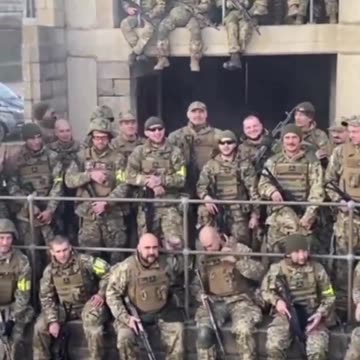 Ukrainian soldiers getting ready to fight against the Russian Army