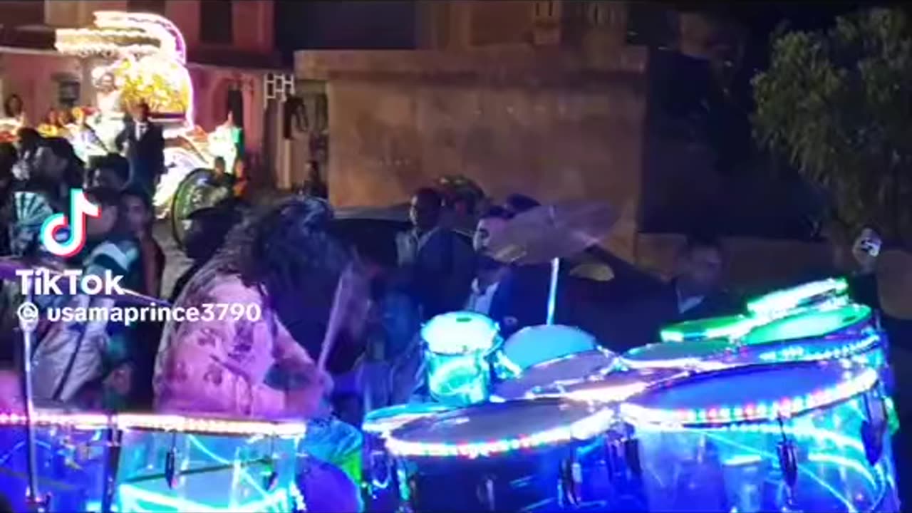 Choli k pechy kya ha