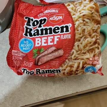 Eating Nissin Top Ramen Beef Flavor, Dbn, MI, 9/30/23