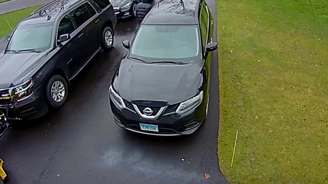 CAR JUST GET STOLEN IN A 30 SECOND