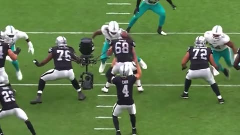 NFL News: Derek Carr and His Center Beefing - Insider Look into the Latest Sports Drama