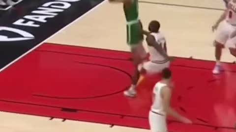 Jayson Tatum dunk vs bulls