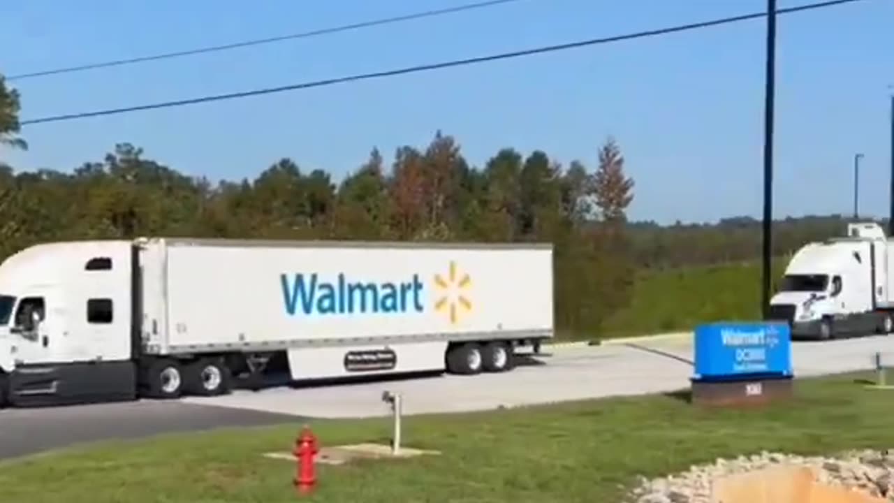 💥🙏🇺🇸 60 Walmart Trucks Dispatched To Ashville, North Carolina!!