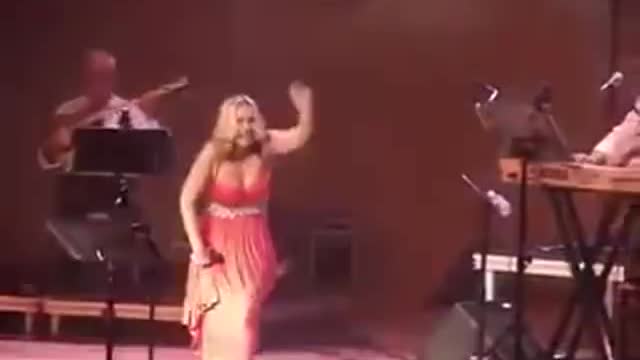 Googoosh Dances on the Stage