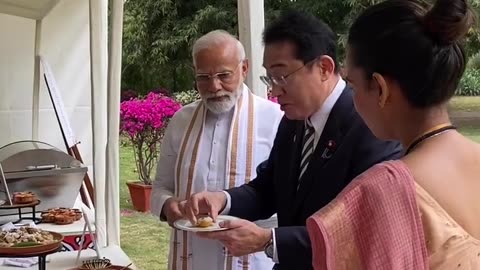 Friend Pm @fumio kishida enjoys indian snack including tasty Golgappas🙂