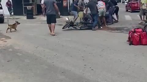 Foi "pegar" celular para tomar cerveja e...