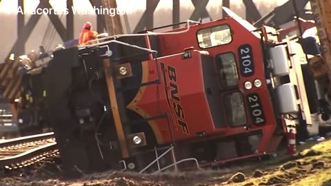 BNSF FREIGHT TRAIN DERAILMENT🚧ANACORTES WASHINGTON🚂🚠🚟🚞💫