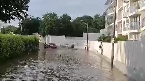 Aguas estancadas en El Country