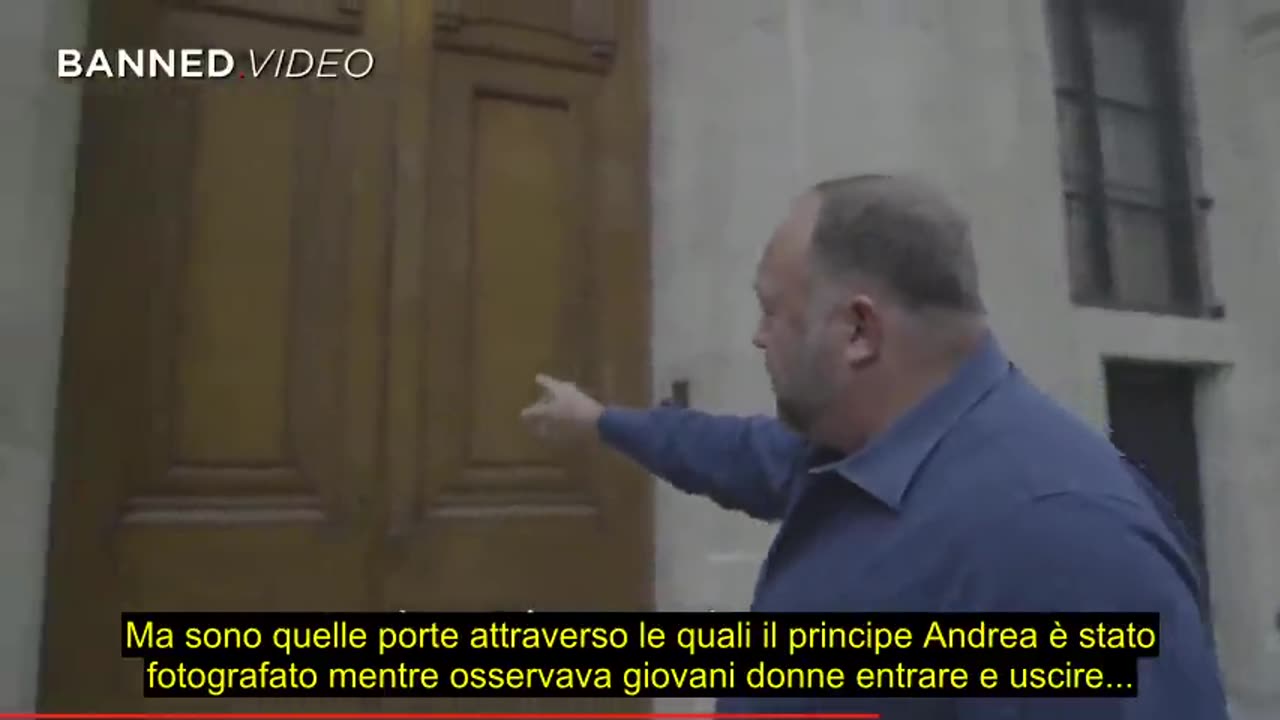 Alex Jones visita il palazzo di piacere di Jeffrey Epstein a New York - 20 giugno 2021