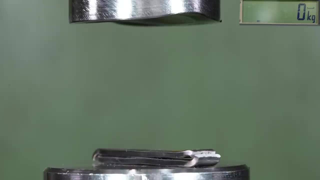 How Strong Is Tungsten Ring? Hydraulic Press Test!8