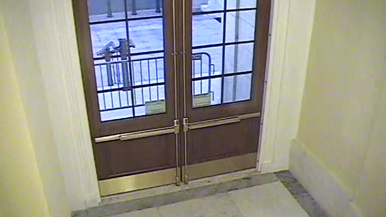 3443CHOB02CH12NRotundaExit_2021-01-05_07h00min00s977ms.mp4