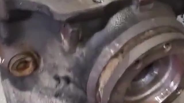 Engine maintenance. Who knows what this is