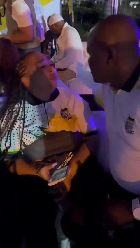 Ividiyo kaBoy Mamabolo ephuza ‘iqabane’ lakhe.