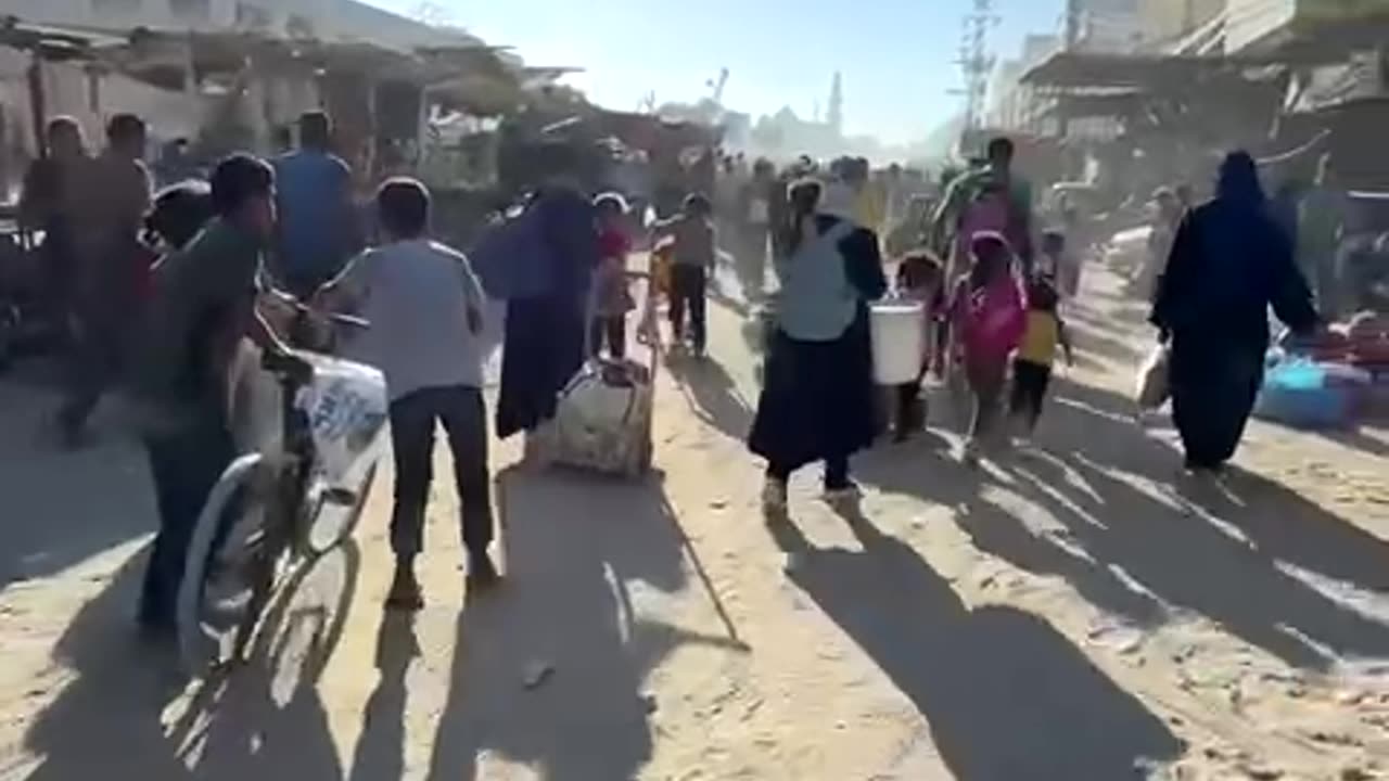 Tens of thousands of Palestinians in southern Gaza are fleeing homes and shelters once again