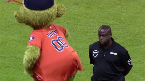 Houston Astros' Dancing Security Guard..Crazy