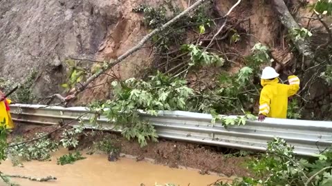 Tropical Storm John lashes Mexican coast